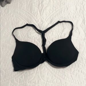 Pink Victoria’s secret bra